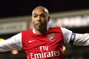 0_Arsenals-Thierry-Henry-celebrates-after